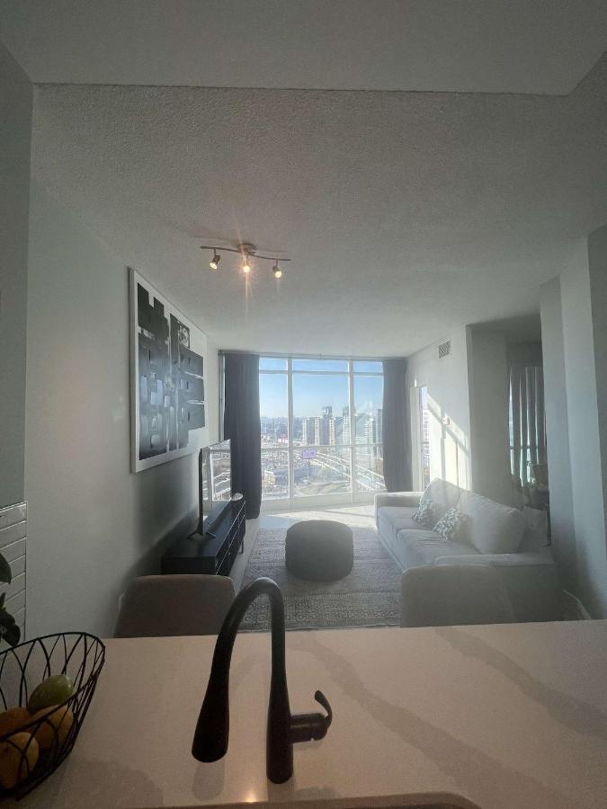 Cozy Fort York Condo Торонто Екстер'єр фото